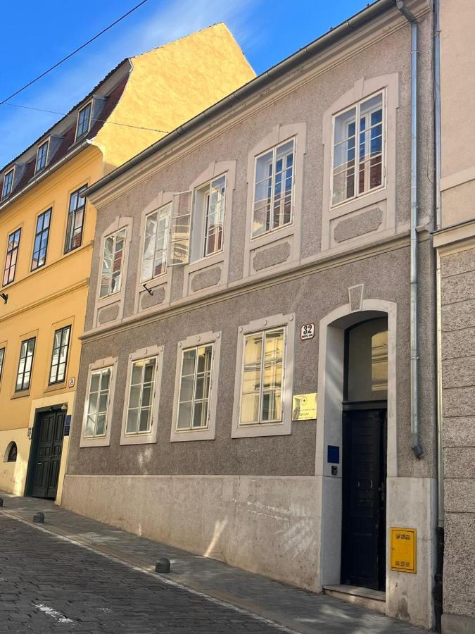 Art / Peaceful / Historical City Center Apartment Zagreb Exteriör bild